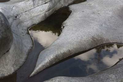 Marmitte dei Giganti - Felsen durch Erosion entstanden