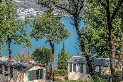 Camping Villaggio Weekend Unterkünfte mit Blick auf den Gardasee