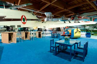 Flugzeuge im Museo dell'Aeronautica Gianni Caproni